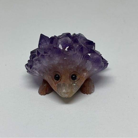 Adorable Amethyst crystals Hedge hog - Picture 3 of 7